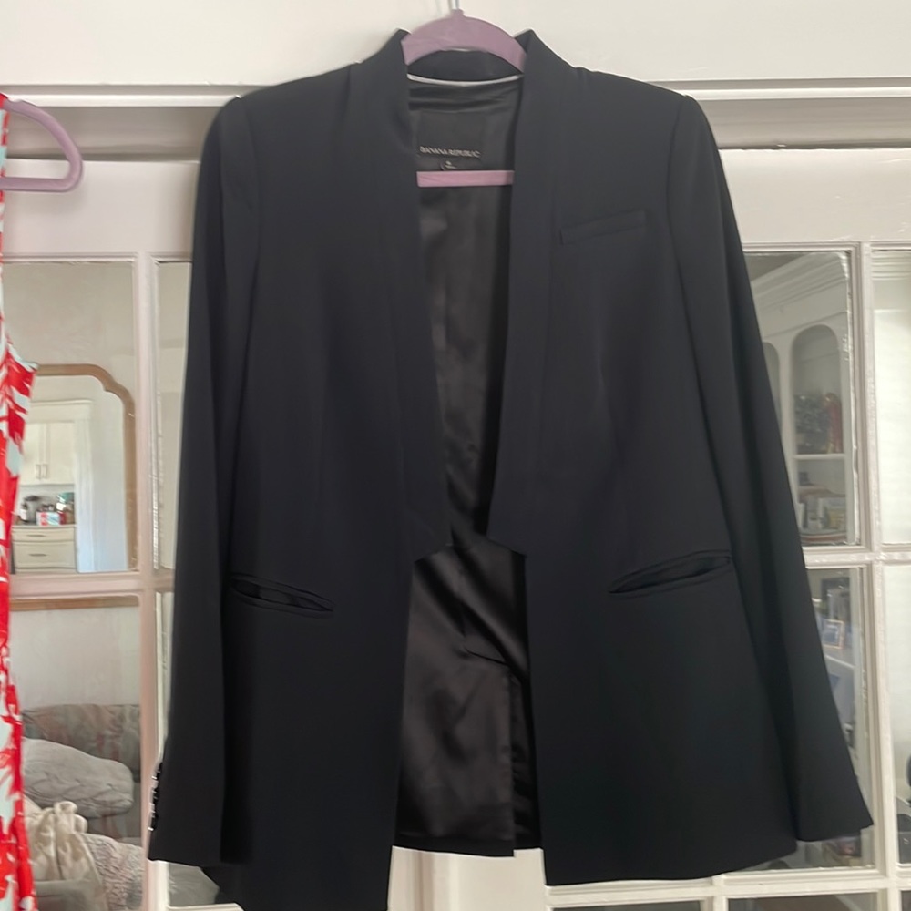 Banana Republic size 6 black blazer only worn a couple times. Looks brand new.